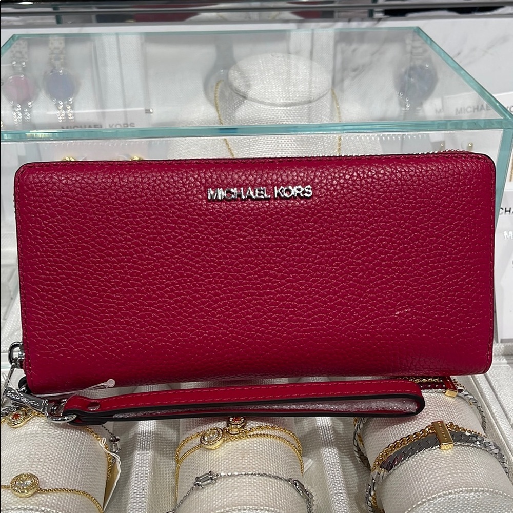 MICHAEL KORS Large Pebbled Leather Continental Wallet Phone Holder Wristlet 
NWT